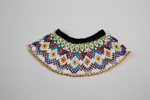 Image: Child's collar of netted beadwork